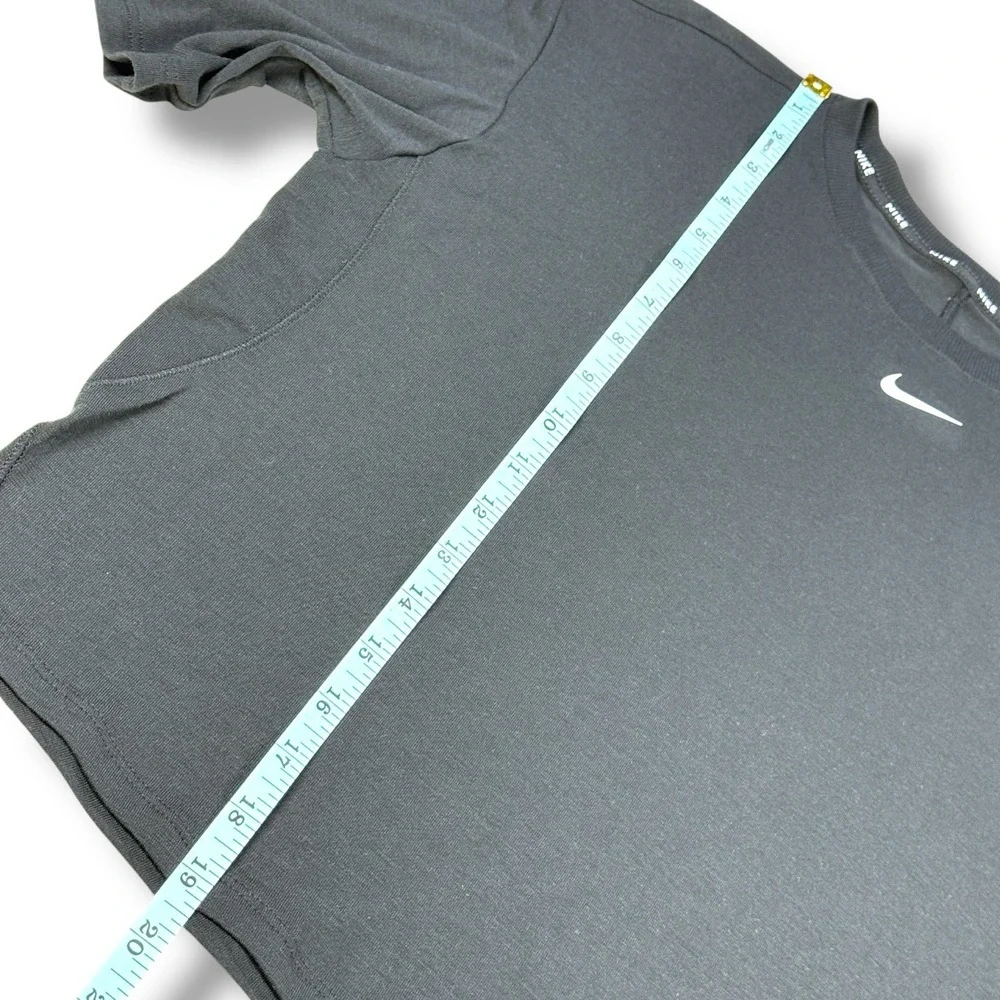 NWT Nike Top Girls Size Large L Black Short Sleeve T-Shirt‎